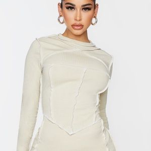 Shape stone rib contrast seam detail crop top